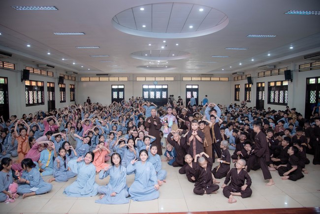 Dharma talk: Sowing seeds compassion preaching by Junior Thich Dao Thuyen - The second day of temporary ordination retreat for Children in Summer 2024