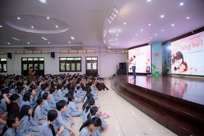 Dharma talk: Sowing seeds compassion preaching by Junior Thich Dao Thuyen - The second day of temporary ordination retreat for Children in Summer 2024