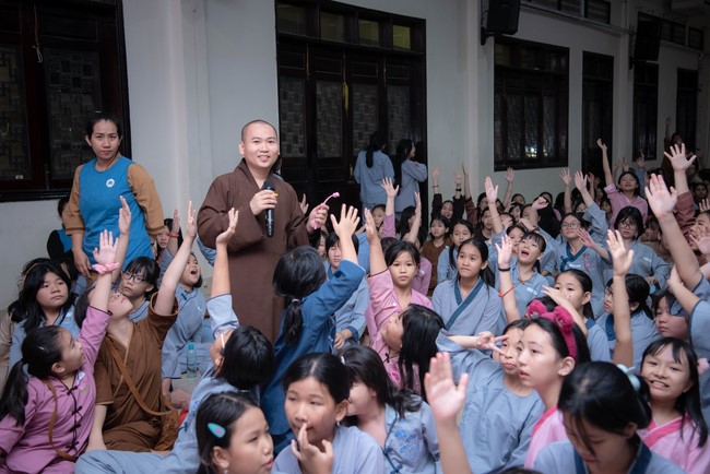 Dharma talk: Sowing seeds compassion preaching by Junior Thich Dao Thuyen - The second day of temporary ordination retreat for Children in Summer 2024