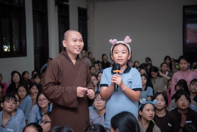 Dharma talk: Sowing seeds compassion preaching by Junior Thich Dao Thuyen - The second day of temporary ordination retreat for Children in Summer 2024