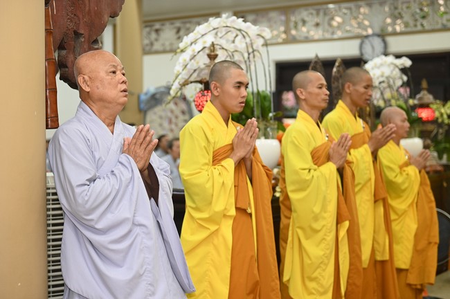 Lễ Ngũ Bách Danh Bồ Tát Quán Thế Âm