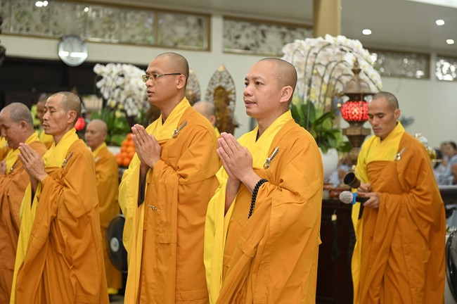 Lễ Ngũ Bách Danh Bồ Tát Quán Thế Âm