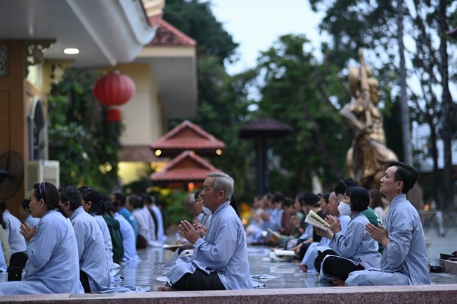 Lễ Ngũ Bách Danh Bồ Tát Quán Thế Âm