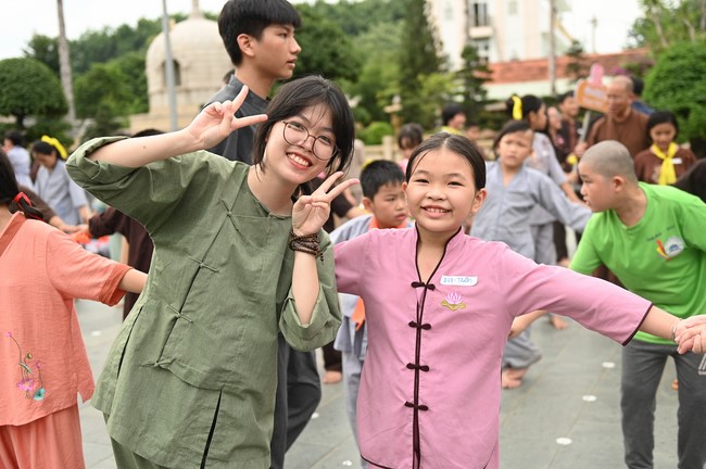 Dharma talk: Steeling oneself for the inside, preaching Junior Thich Minh Thanh - The third day of temporary ordination retreat for Children in Summer 2024