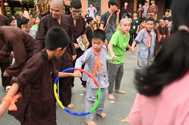 Dharma talk: Steeling oneself for the inside, preaching Junior Thich Minh Thanh - The third day of temporary ordination retreat for Children in Summer 2024