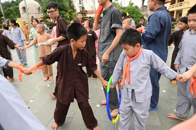 Dharma talk: Steeling oneself for the inside, preaching Junior Thich Minh Thanh - The third day of temporary ordination retreat for Children in Summer 2024