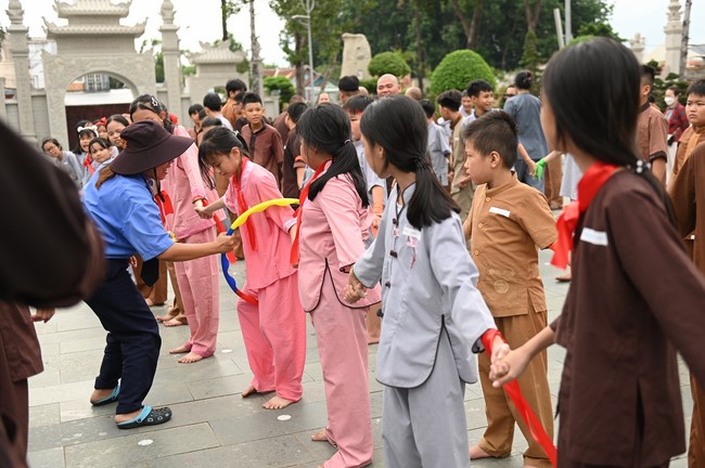 Dharma talk: Steeling oneself for the inside, preaching Junior Thich Minh Thanh - The third day of temporary ordination retreat for Children in Summer 2024