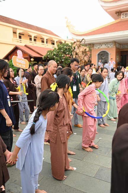 Dharma talk: Steeling oneself for the inside, preaching Junior Thich Minh Thanh - The third day of temporary ordination retreat for Children in Summer 2024