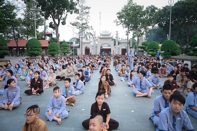 Dharma talk: Steeling oneself for the inside, preaching Junior Thich Minh Thanh - The third day of temporary ordination retreat for Children in Summer 2024