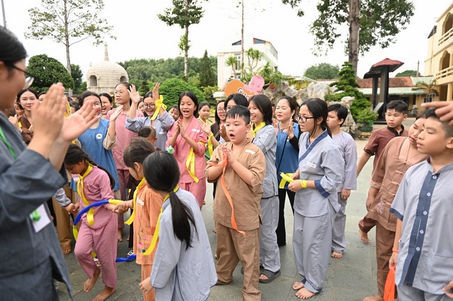 Dharma talk: Steeling oneself for the inside, preaching Junior Thich Minh Thanh - The third day of temporary ordination retreat for Children in Summer 2024