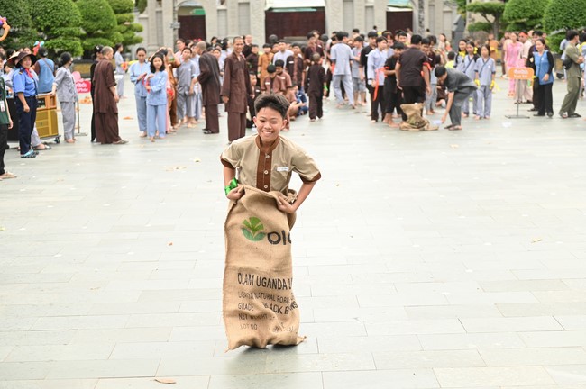 Dharma talk: Steeling oneself for the inside, preaching Junior Thich Minh Thanh - The third day of temporary ordination retreat for Children in Summer 2024
