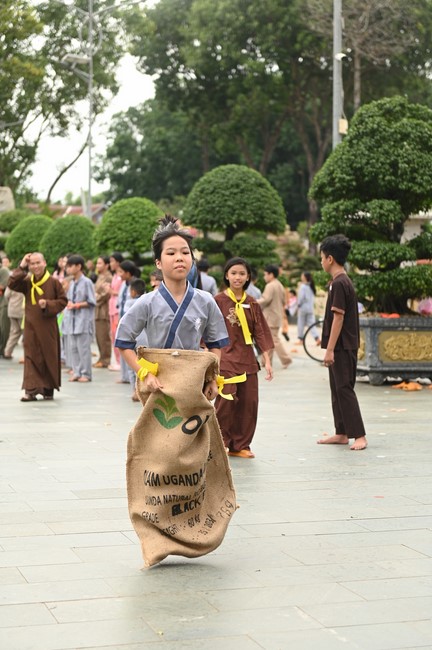 Dharma talk: Steeling oneself for the inside, preaching Junior Thich Minh Thanh - The third day of temporary ordination retreat for Children in Summer 2024