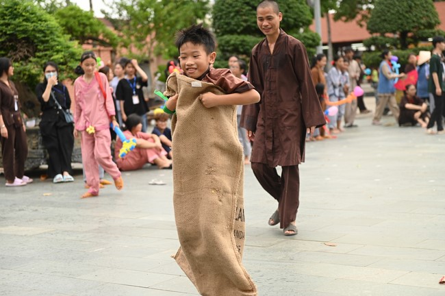 Dharma talk: Steeling oneself for the inside, preaching Junior Thich Minh Thanh - The third day of temporary ordination retreat for Children in Summer 2024