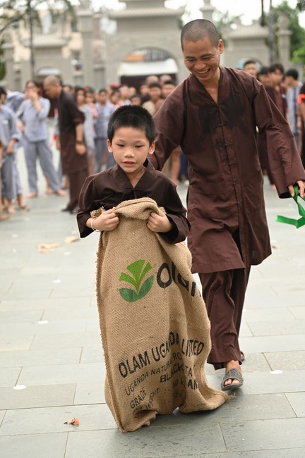Dharma talk: Steeling oneself for the inside, preaching Junior Thich Minh Thanh - The third day of temporary ordination retreat for Children in Summer 2024