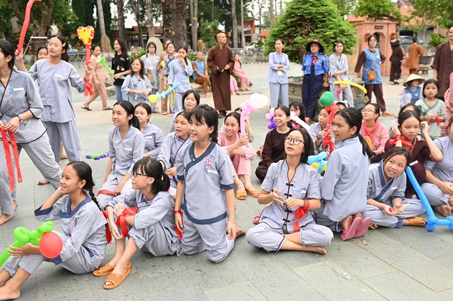 Dharma talk: Steeling oneself for the inside, preaching Junior Thich Minh Thanh - The third day of temporary ordination retreat for Children in Summer 2024