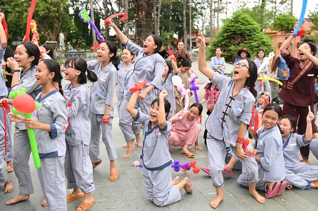 Dharma talk: Steeling oneself for the inside, preaching Junior Thich Minh Thanh - The third day of temporary ordination retreat for Children in Summer 2024