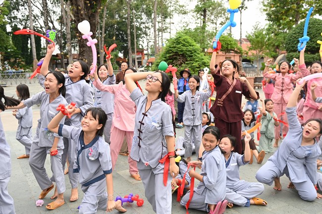 Dharma talk: Steeling oneself for the inside, preaching Junior Thich Minh Thanh - The third day of temporary ordination retreat for Children in Summer 2024