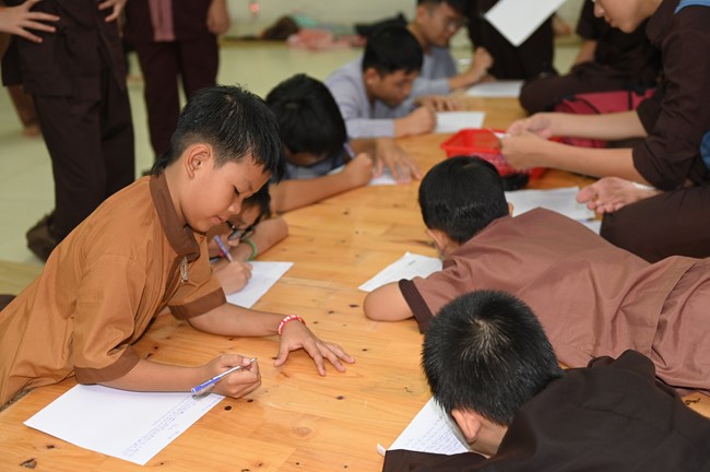 Dharma talk: Steeling oneself for the inside, preaching Junior Thich Minh Thanh - The third day of temporary ordination retreat for Children in Summer 2024