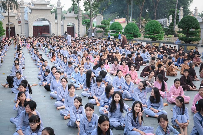 Dharma talk: Steeling oneself for the inside, preaching Junior Thich Minh Thanh - The third day of temporary ordination retreat for Children in Summer 2024