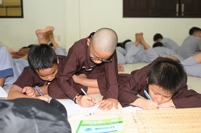 Dharma talk: Steeling oneself for the inside, preaching Junior Thich Minh Thanh - The third day of temporary ordination retreat for Children in Summer 2024