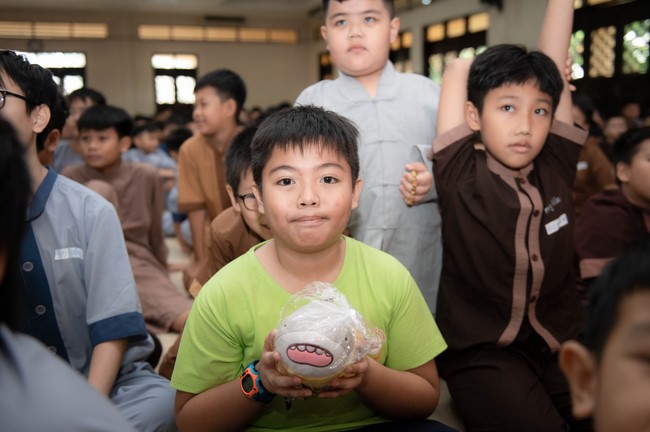 Dharma talk: Steeling oneself for the inside, preaching Junior Thich Minh Thanh - The third day of temporary ordination retreat for Children in Summer 2024