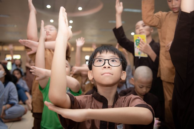 Dharma talk: Steeling oneself for the inside, preaching Junior Thich Minh Thanh - The third day of temporary ordination retreat for Children in Summer 2024