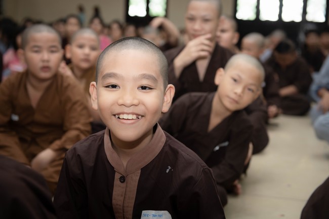Dharma talk: Steeling oneself for the inside, preaching Junior Thich Minh Thanh - The third day of temporary ordination retreat for Children in Summer 2024