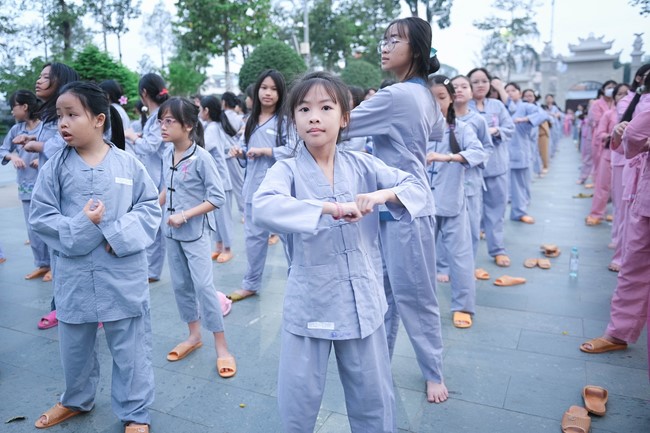 Dharma talk: Steeling oneself for the inside, preaching Junior Thich Minh Thanh - The third day of temporary ordination retreat for Children in Summer 2024
