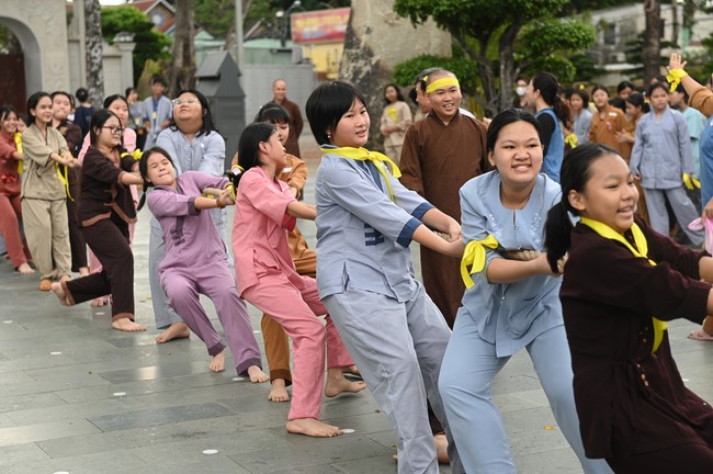 Dharma talk: Steeling oneself for the inside, preaching Junior Thich Minh Thanh - The third day of temporary ordination retreat for Children in Summer 2024