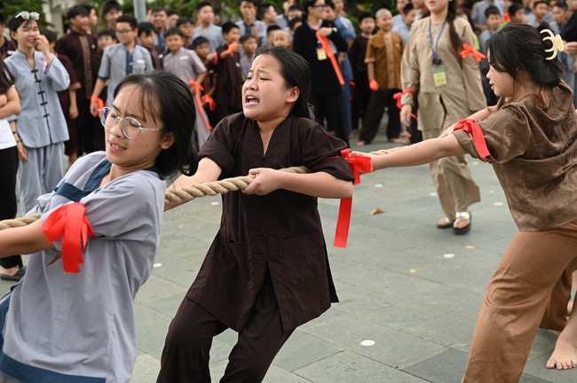 Dharma talk: Steeling oneself for the inside, preaching Junior Thich Minh Thanh - The third day of temporary ordination retreat for Children in Summer 2024