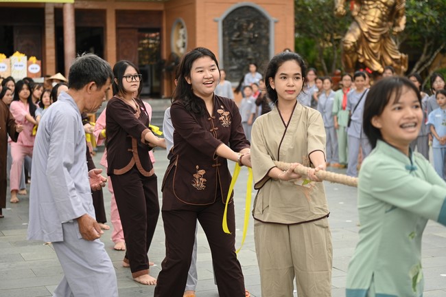 Dharma talk: Steeling oneself for the inside, preaching Junior Thich Minh Thanh - The third day of temporary ordination retreat for Children in Summer 2024