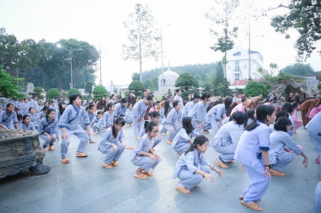 Dharma talk: Steeling oneself for the inside, preaching Junior Thich Minh Thanh - The third day of temporary ordination retreat for Children in Summer 2024