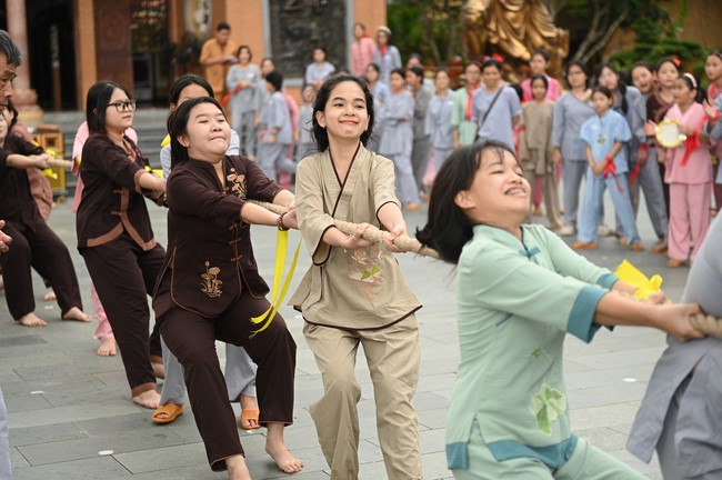 Dharma talk: Steeling oneself for the inside, preaching Junior Thich Minh Thanh - The third day of temporary ordination retreat for Children in Summer 2024