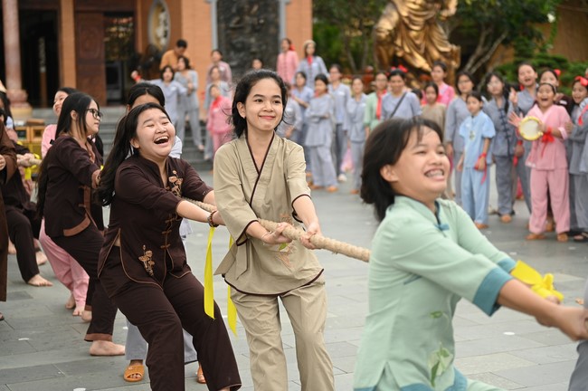 Dharma talk: Steeling oneself for the inside, preaching Junior Thich Minh Thanh - The third day of temporary ordination retreat for Children in Summer 2024