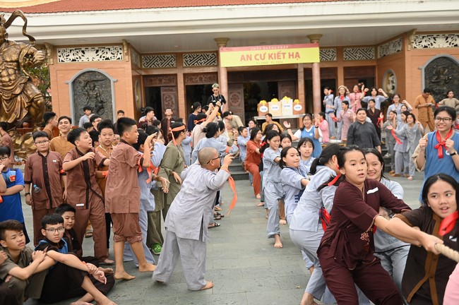 Dharma talk: Steeling oneself for the inside, preaching Junior Thich Minh Thanh - The third day of temporary ordination retreat for Children in Summer 2024