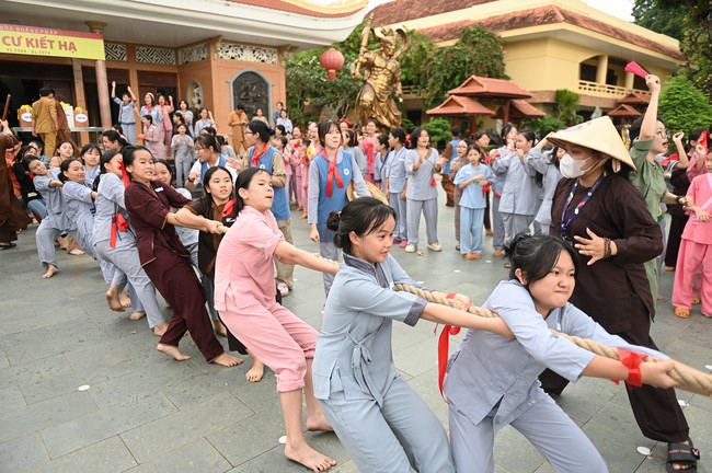 Dharma talk: Steeling oneself for the inside, preaching Junior Thich Minh Thanh - The third day of temporary ordination retreat for Children in Summer 2024
