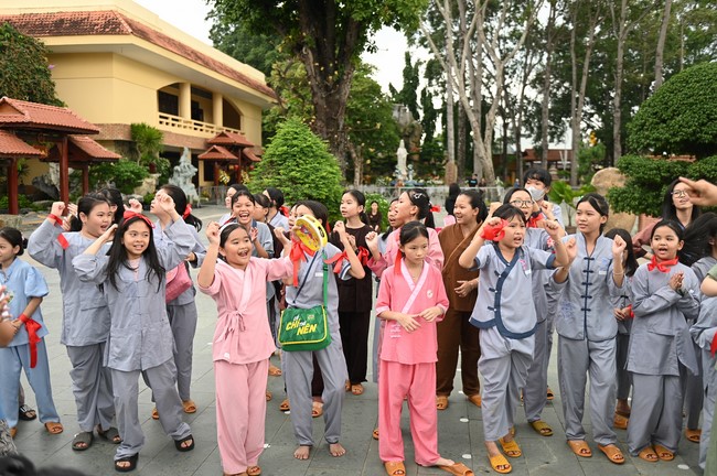 Dharma talk: Steeling oneself for the inside, preaching Junior Thich Minh Thanh - The third day of temporary ordination retreat for Children in Summer 2024