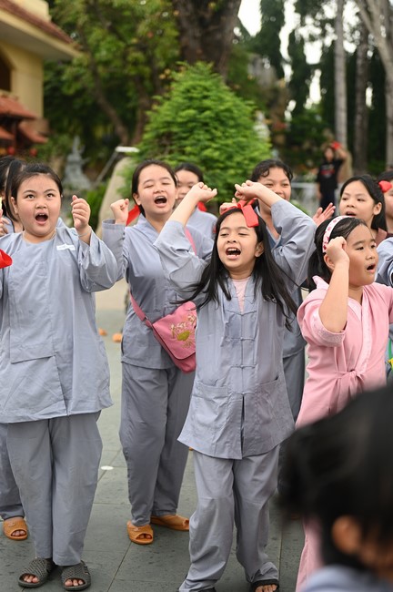 Dharma talk: Steeling oneself for the inside, preaching Junior Thich Minh Thanh - The third day of temporary ordination retreat for Children in Summer 2024