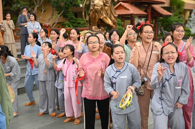 Dharma talk: Steeling oneself for the inside, preaching Junior Thich Minh Thanh - The third day of temporary ordination retreat for Children in Summer 2024