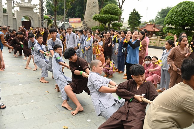 Dharma talk: Steeling oneself for the inside, preaching Junior Thich Minh Thanh - The third day of temporary ordination retreat for Children in Summer 2024