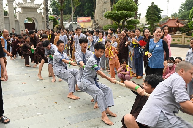 Dharma talk: Steeling oneself for the inside, preaching Junior Thich Minh Thanh - The third day of temporary ordination retreat for Children in Summer 2024