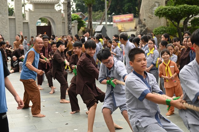 Dharma talk: Steeling oneself for the inside, preaching Junior Thich Minh Thanh - The third day of temporary ordination retreat for Children in Summer 2024