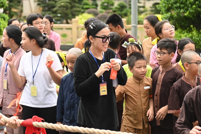 Dharma talk: Steeling oneself for the inside, preaching Junior Thich Minh Thanh - The third day of temporary ordination retreat for Children in Summer 2024