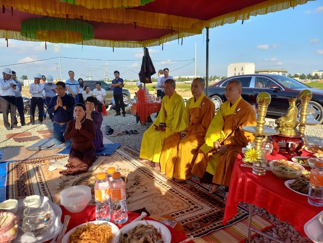 Groundbreaking ceremony of Hoa Phu Primary and Secondary School in Binh Duong by the Pagoda's Charity Board