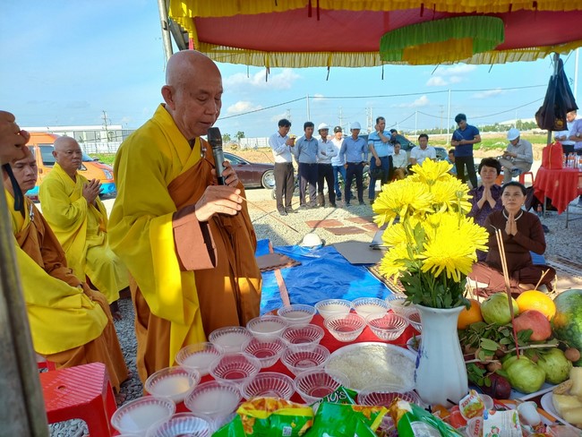 Groundbreaking ceremony of Hoa Phu Primary and Secondary School in Binh Duong by the Pagoda's Charity Board
