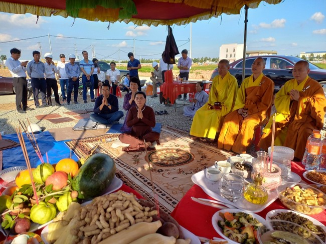 Groundbreaking ceremony of Hoa Phu Primary and Secondary School in Binh Duong by the Pagoda's Charity Board