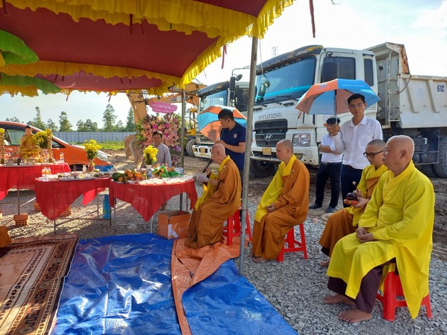 Groundbreaking ceremony of Hoa Phu Primary and Secondary School in Binh Duong by the Pagoda's Charity Board