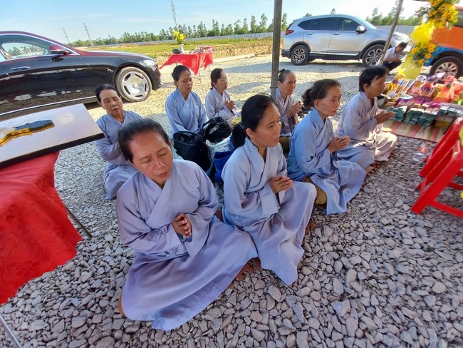 Groundbreaking ceremony of Hoa Phu Primary and Secondary School in Binh Duong by the Pagoda's Charity Board