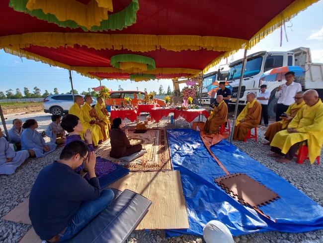 Groundbreaking ceremony of Hoa Phu Primary and Secondary School in Binh Duong by the Pagoda's Charity Board