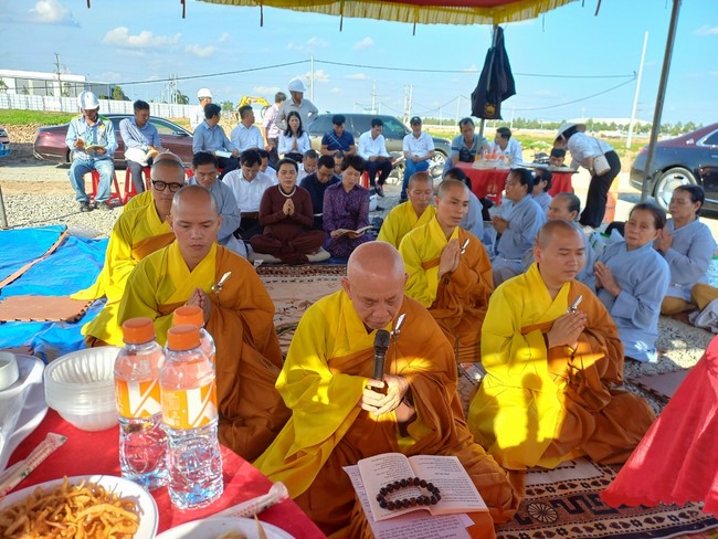 Groundbreaking ceremony of Hoa Phu Primary and Secondary School in Binh Duong by the Pagoda's Charity Board